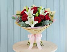 Букет цветов из:  Лилии и Розы в Ипатово