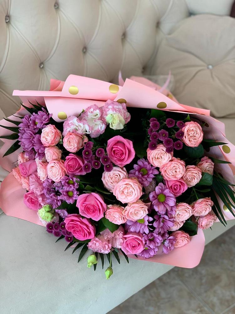 Букет цветов из: Хризантемы, Розы и Лизиантусы в Ипатово