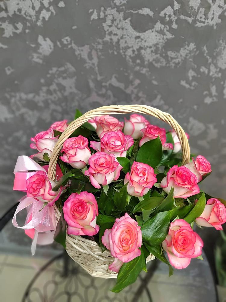 Цветочная композиция из Розы в корзине в Ипатово