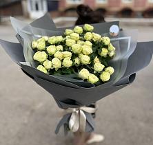 Букет Белые кустовые розы Солинеро в Ипатово