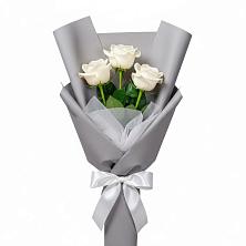 Букет 3 белые розы в Ипатово