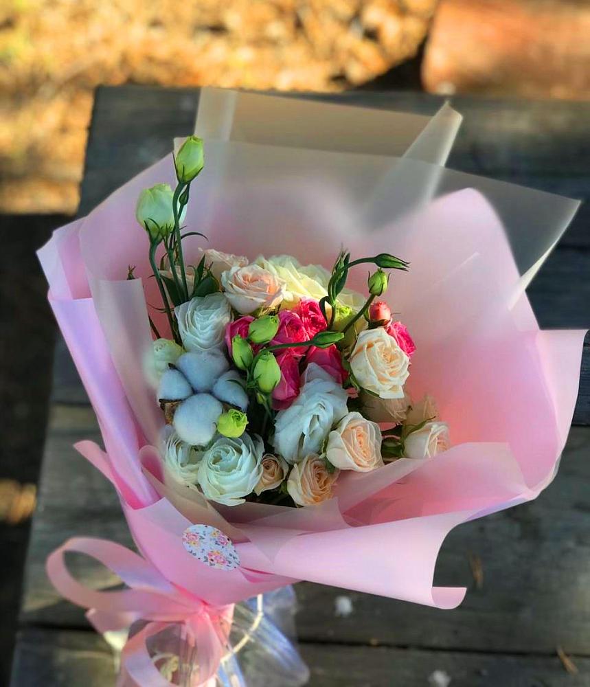 Букет цветов из: Розы и Лизиантусы в Ипатово