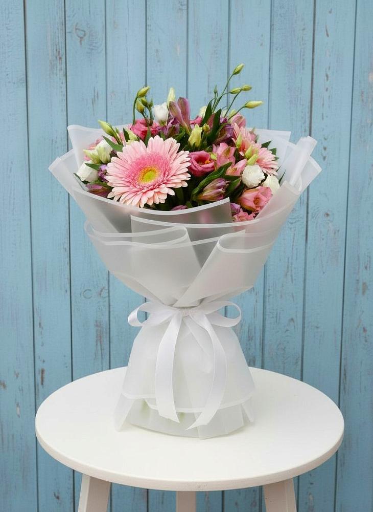 Букет цветов из: Герберы, Альстромерии и Лизиантусы в Ипатово