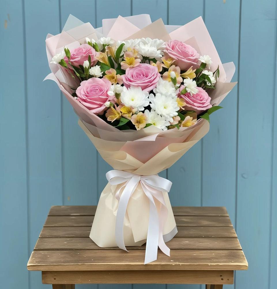 Букет цветов из: Гвоздики, Орхидеи и Розы в Ипатово