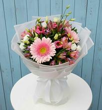 Букет цветов из:  Герберы, Альстромерии и Лизиантусы в Ипатово