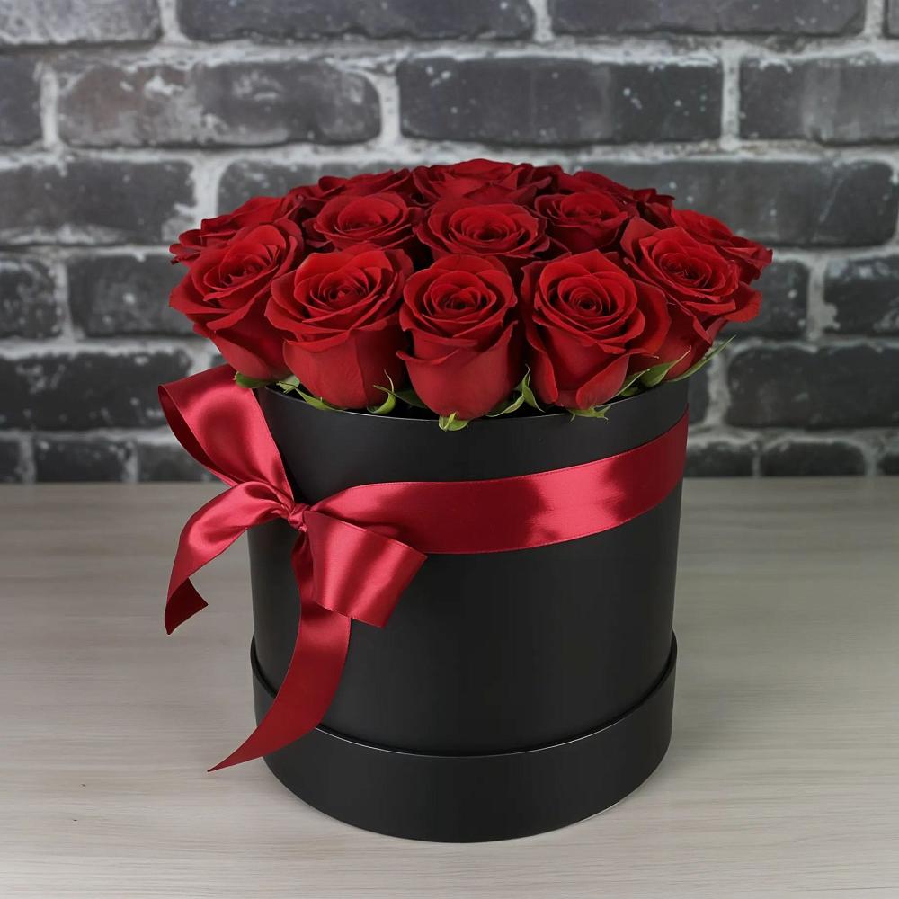 Цветочная композиция из Розы в шляпной коробке в Ипатово