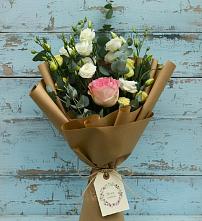 Букет цветов из:  Розы и Лизиантусы в Ипатово