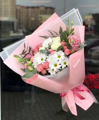 Букет цветов из: Розы, Лизиантусы и Хризантемы в Ипатово