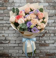 Букет цветов из:  Розы, Лизиантусы и Гвоздики в Ипатово