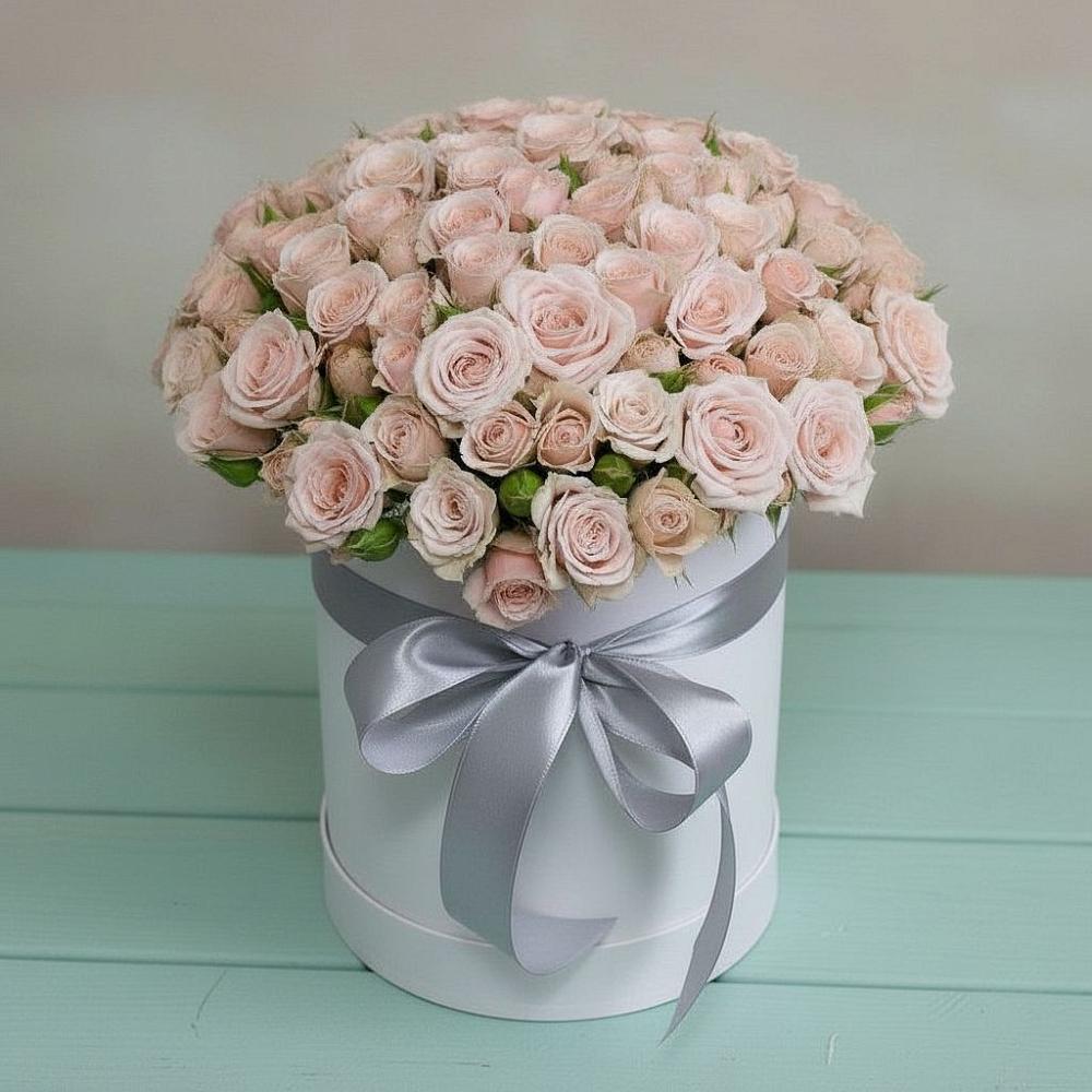 Цветочная композиция из Розы в шляпной коробке в Ипатово